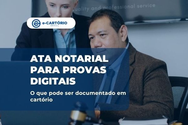 Advogados em cartório selecionando no computador ata notarial para provas digitais: o que pode ser documentado em cartório
